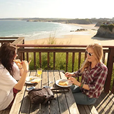 St Christopher's Newquay Albergue *